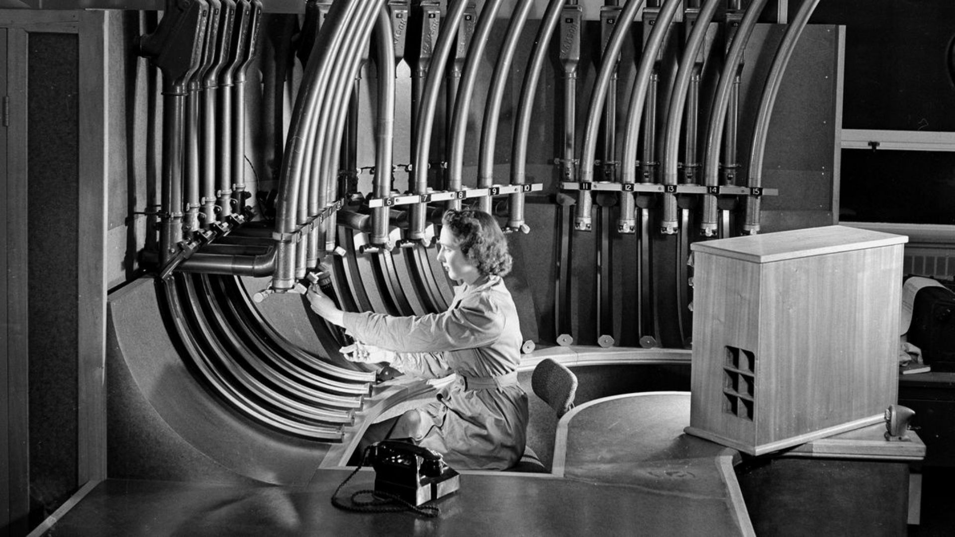 Pneumatic tubes at the Plaza hotel in 1941. (Getty Images)