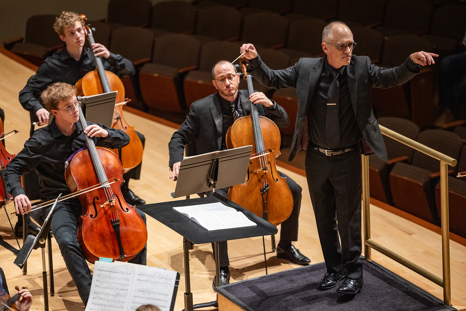 David Neely conducts the UMD Symphony Orchestra.