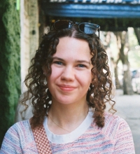 Savannah Holt headshot.